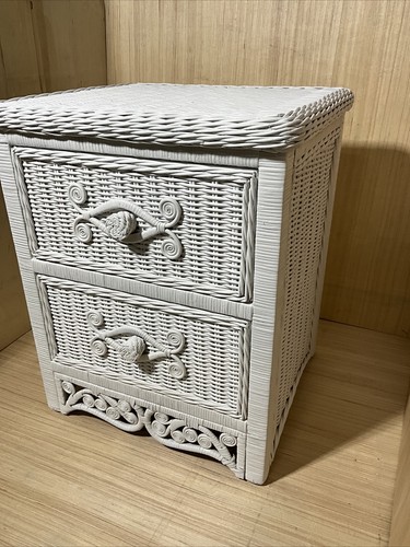 White wicker nightstand ratten - white,